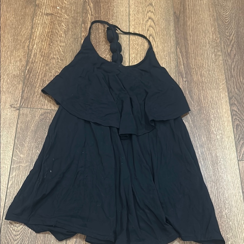 cute black top with fun back